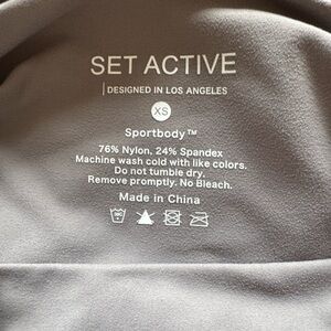 SET Formcloud®
Cloud High-Rise Leggings
Color STONE